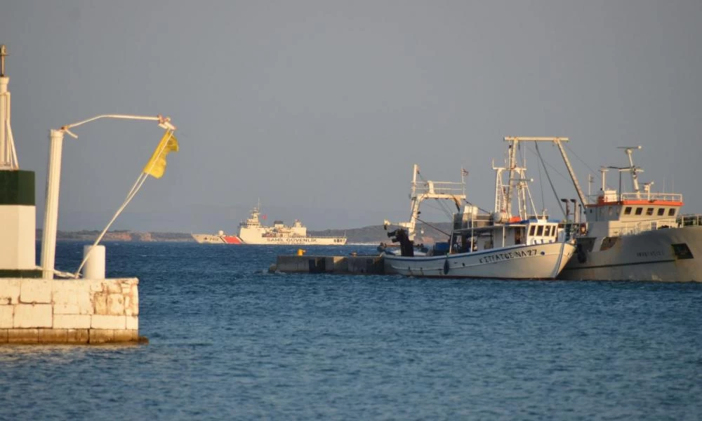 Η τουρκική Ακτοφυλακή μία «ανάσα» από το Πυθαγόρειο της Σάμου